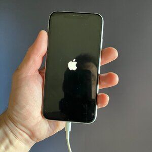 Apple iPhone XR 64 GB White Unlocked, Very Good Condition